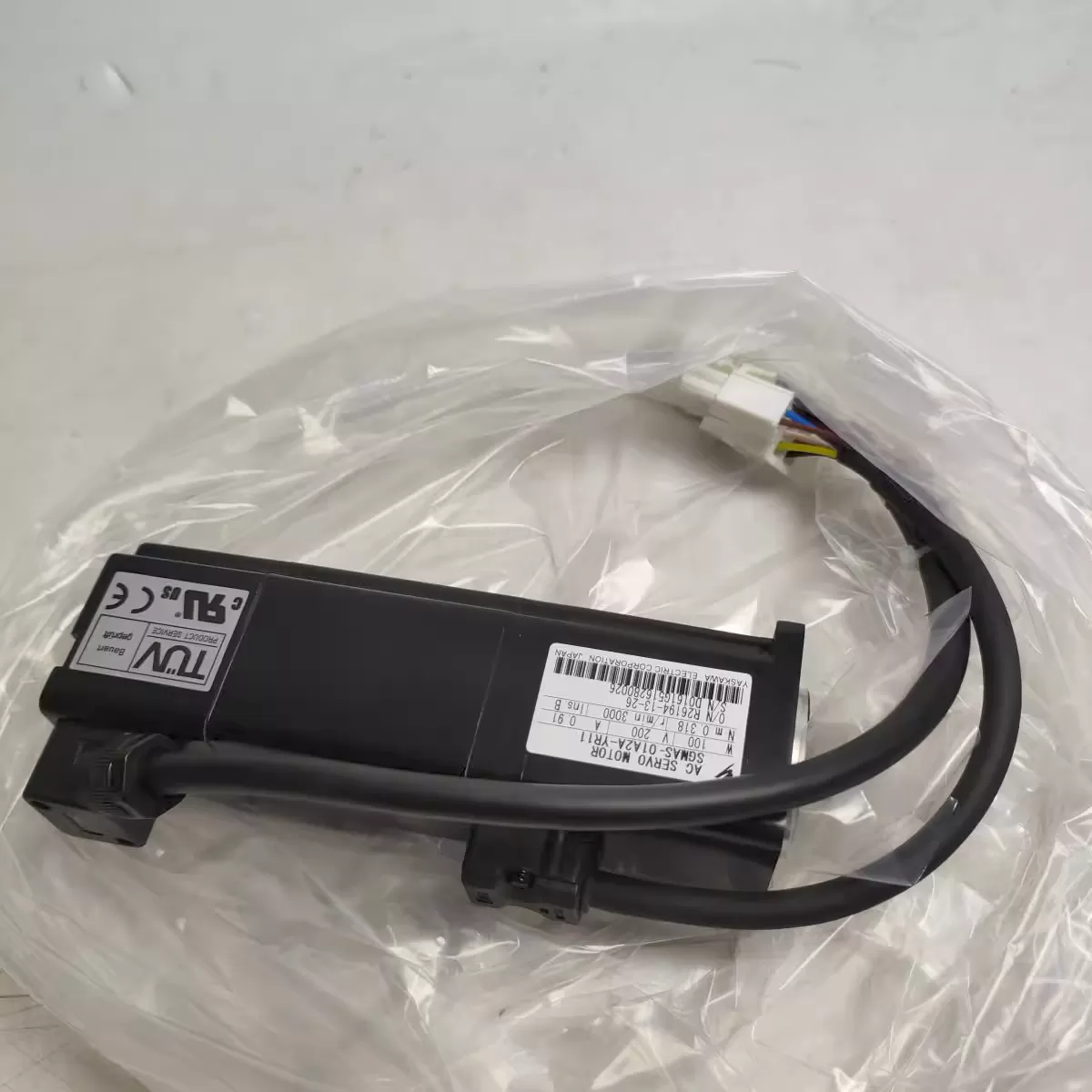 SGMPH-01A2A-YR11 YASKAWA AC SERVO MOTOR